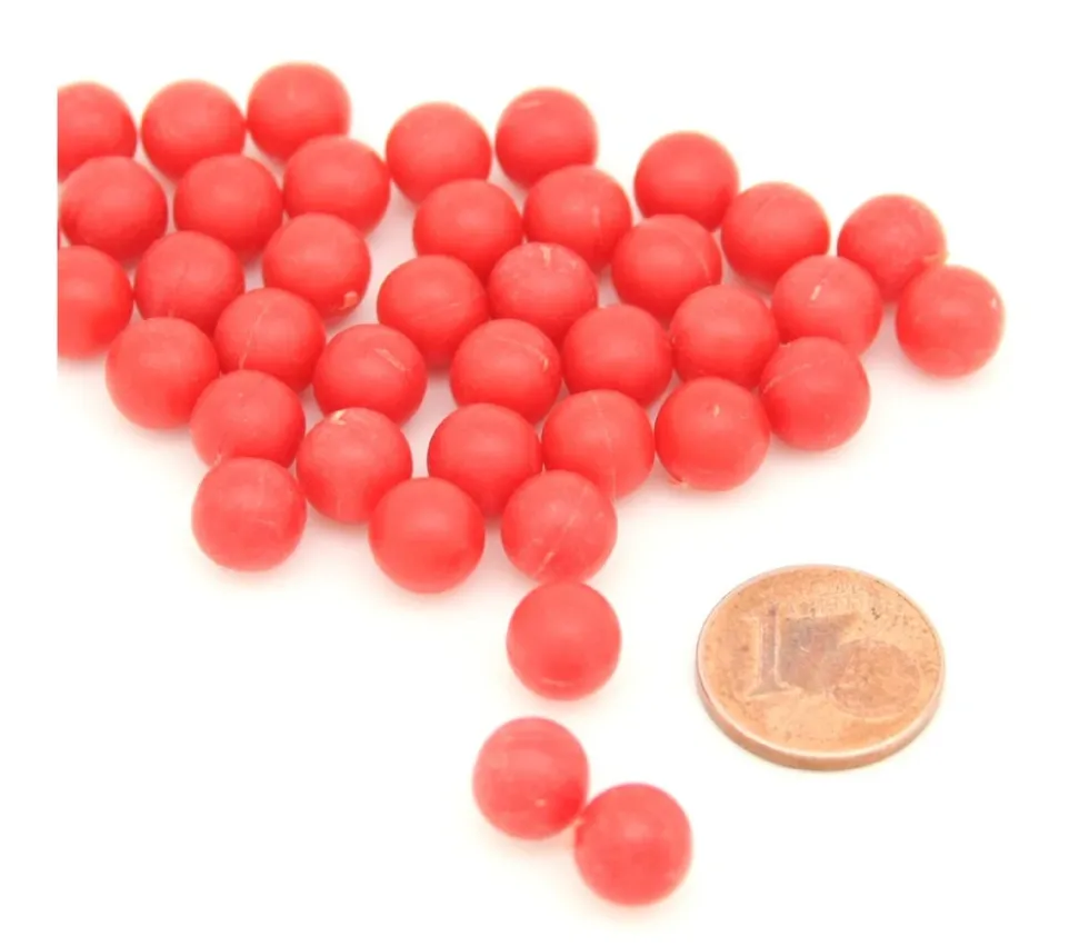 100 billes rouges de 7.5 mm de diamètre.