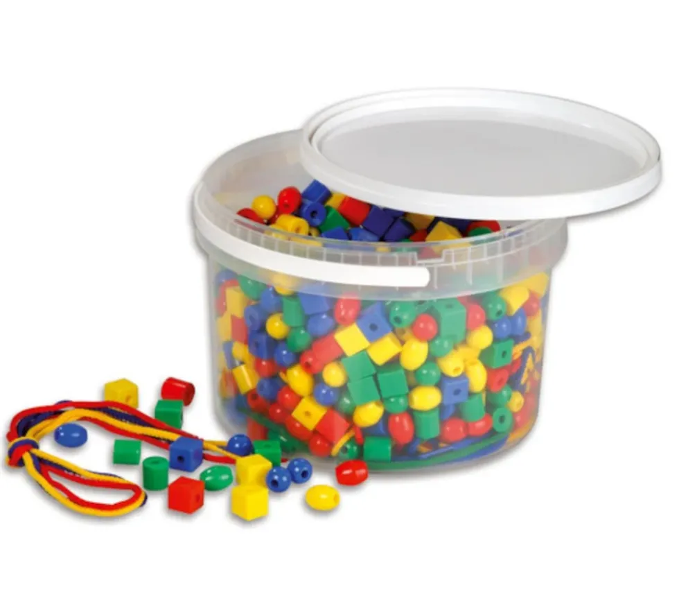 Boite 650 perles colorées avec 6 cordons - 1.3 cm
