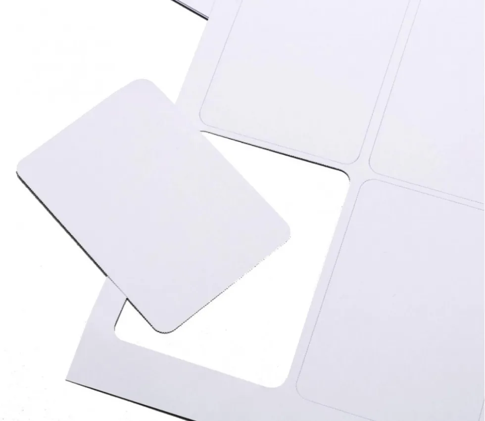 9 cartes à jouer blanches à imprimer 60 x 86 mm sur feuille prédécoupée