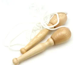 Corde à sauter GM en bois (1 couleur au hasard)