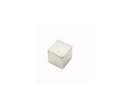 Cube métal argent 8 mm. 8 x 8 x 8 mm à l'unité