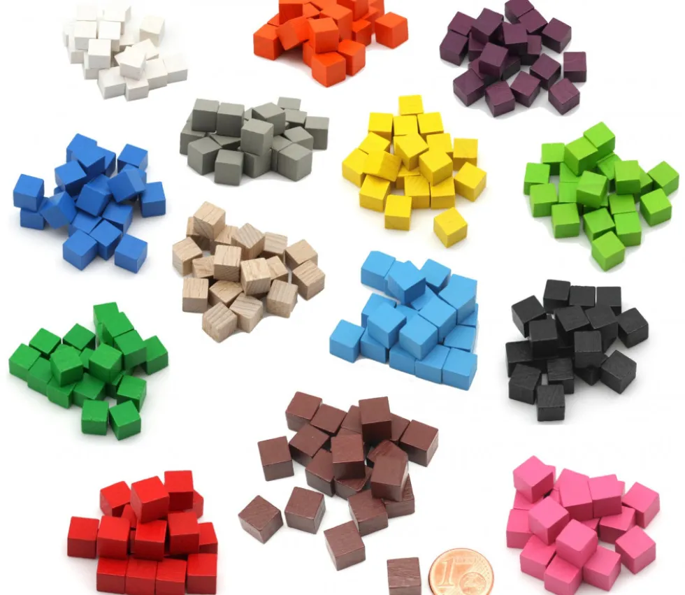 20 Cubes en bois 0.8 cm. 8x8x8 mm par couleur