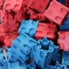 100 cubes encastrables rouge et bleu en bois recyclé