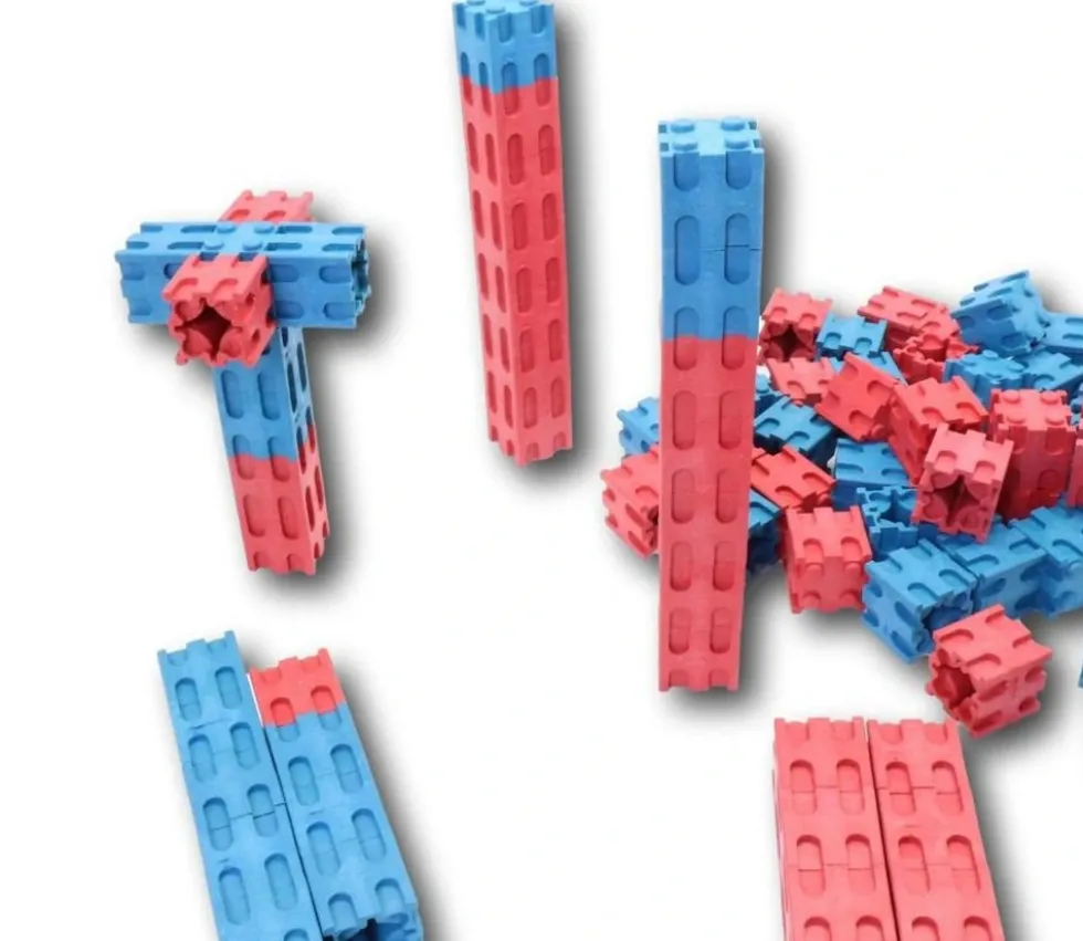 100 cubes encastrables rouge et bleu en bois recyclé