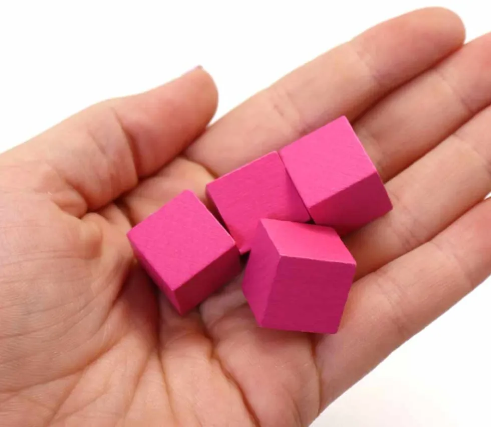 20 Cubes roses en bois de 1.6 cm