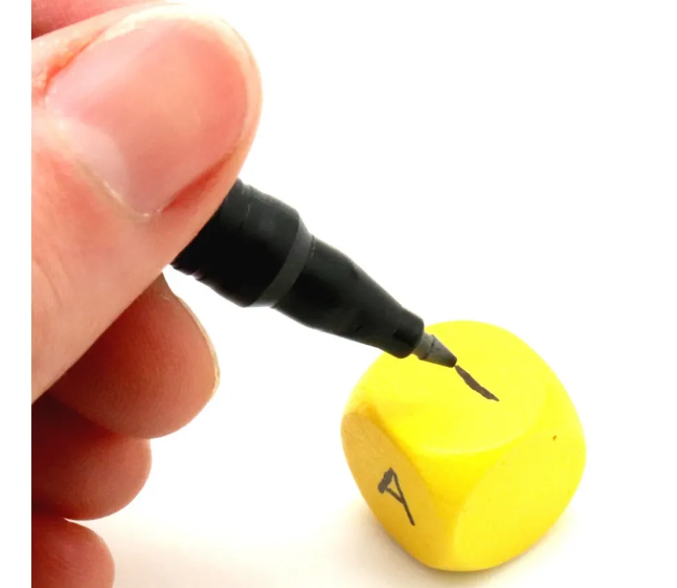 Dé neutre jaune 16 mm en bois sans marquage hêtre à l'unité