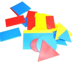 24 formes géométriques triangle, rectangle, carré, rond en 3 couleurs