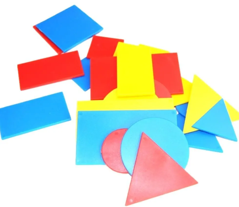 24 formes géométriques triangle, rectangle, carré, rond en 3 couleurs