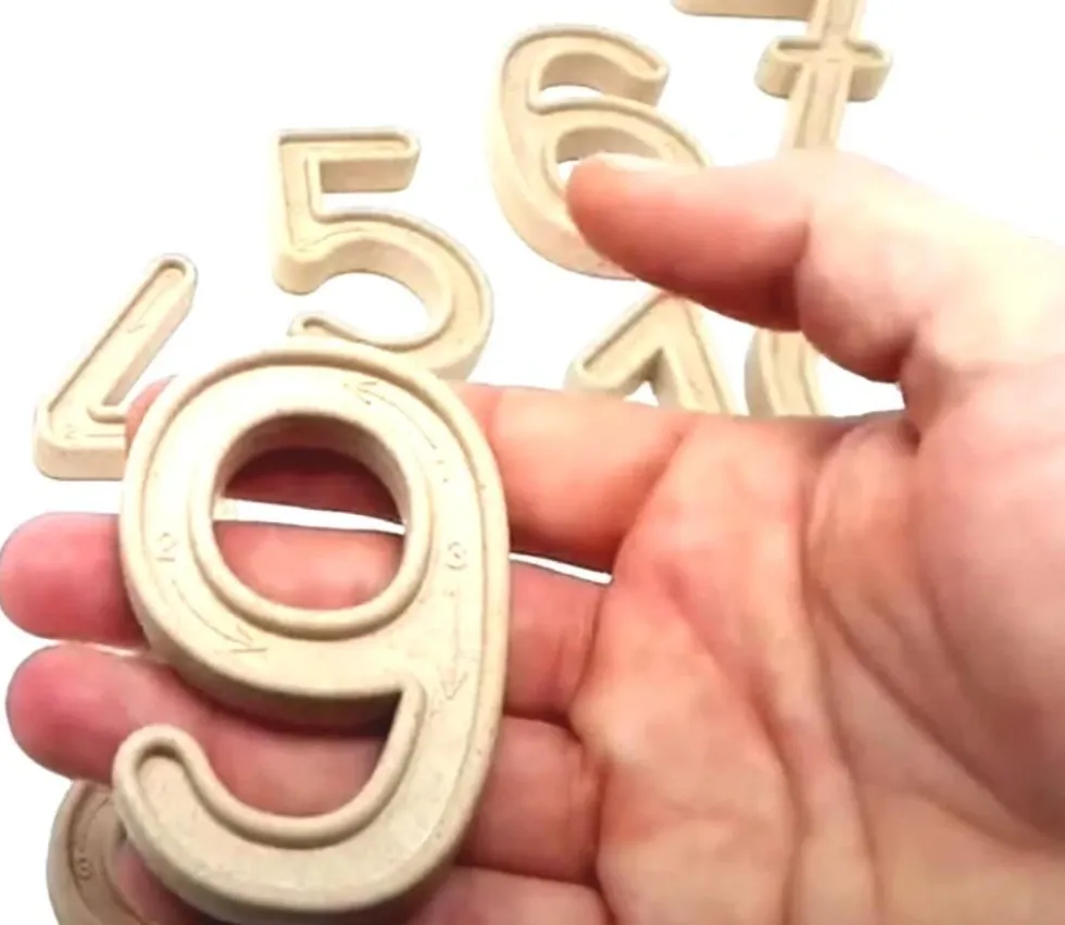 10 Grands chiffres en relief 7.5 cm avec billes