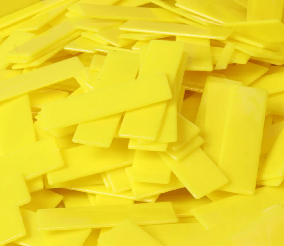 500 grands jetons rectangles 5.5 x 1.6 cm en plastique coloré