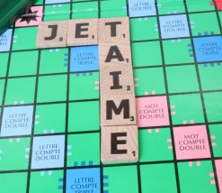 7 jetons lettres jeu pour dire