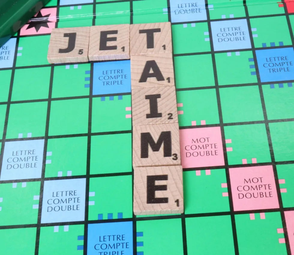 7 jetons lettres jeu pour dire "je t'aime"