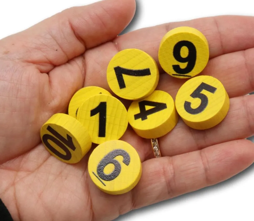 10 Jetons numérotés 1 à 10 bois 21x7mm coloris aléatoire