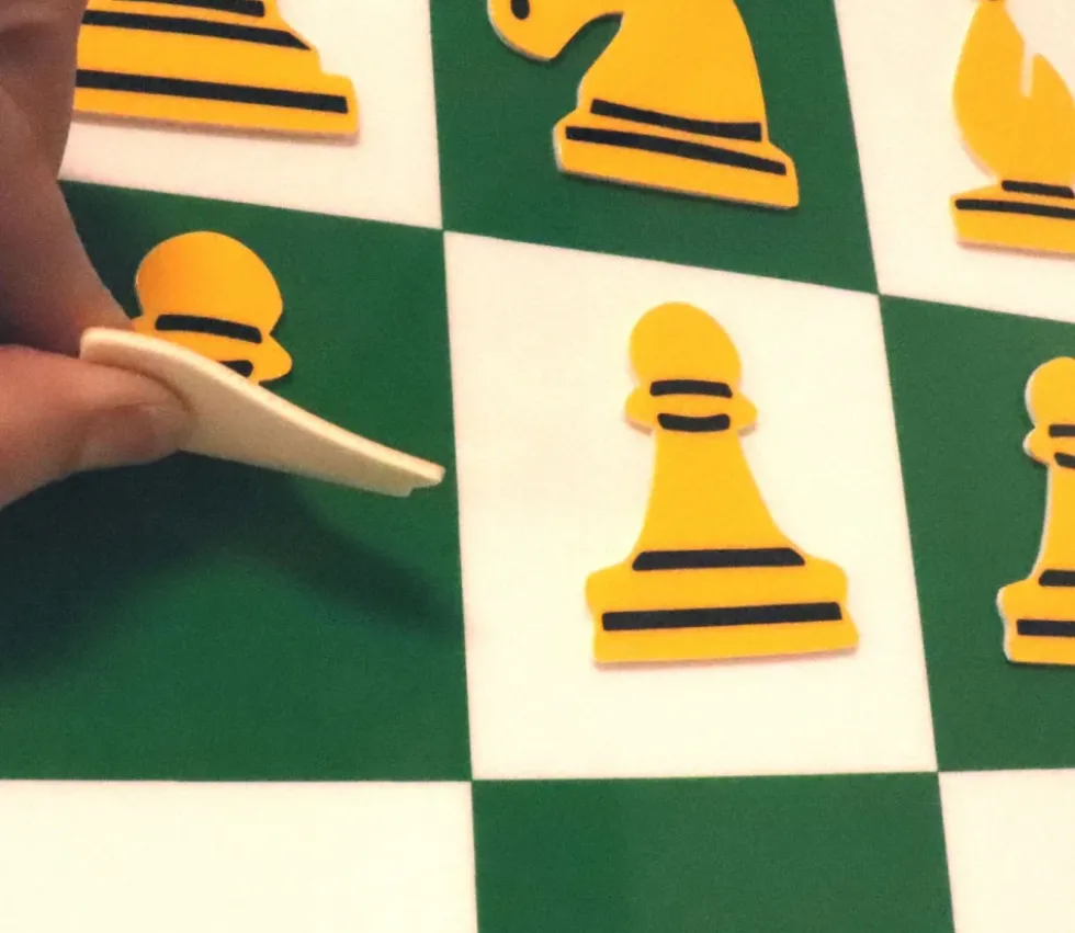 Jeu d'échec mural repositionnable complet pour démonstration