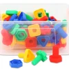 Jeu 64 pièces vis et écrous dans boite plastique