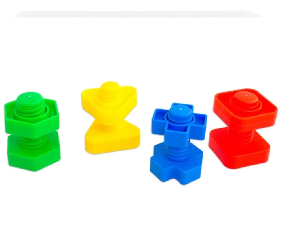 Jeu 64 pièces vis et écrous dans boite plastique