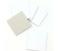 Kit Jeu mémo à personnaliser : Boite + 24 carrés 4 x 4 cm + 48 étiquettes