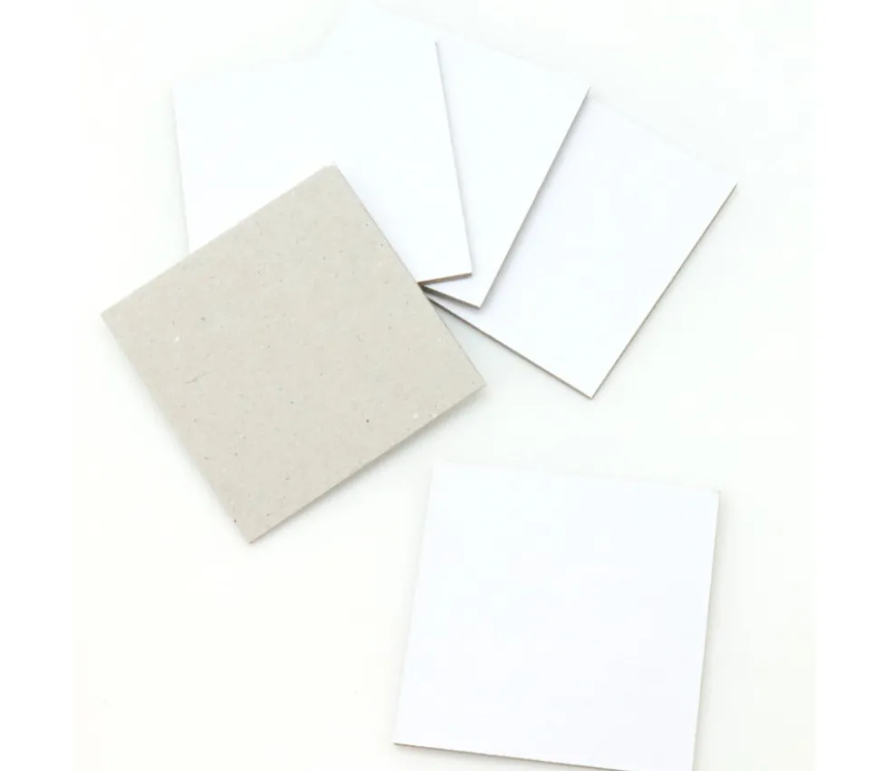 Kit Jeu mémo à personnaliser : Boite + 24 carrés 4 x 4 cm + 48 étiquettes