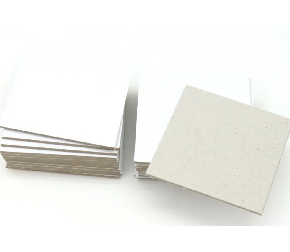 Kit Jeu mémo à personnaliser : Boite + 24 carrés 4 x 4 cm + 48 étiquettes