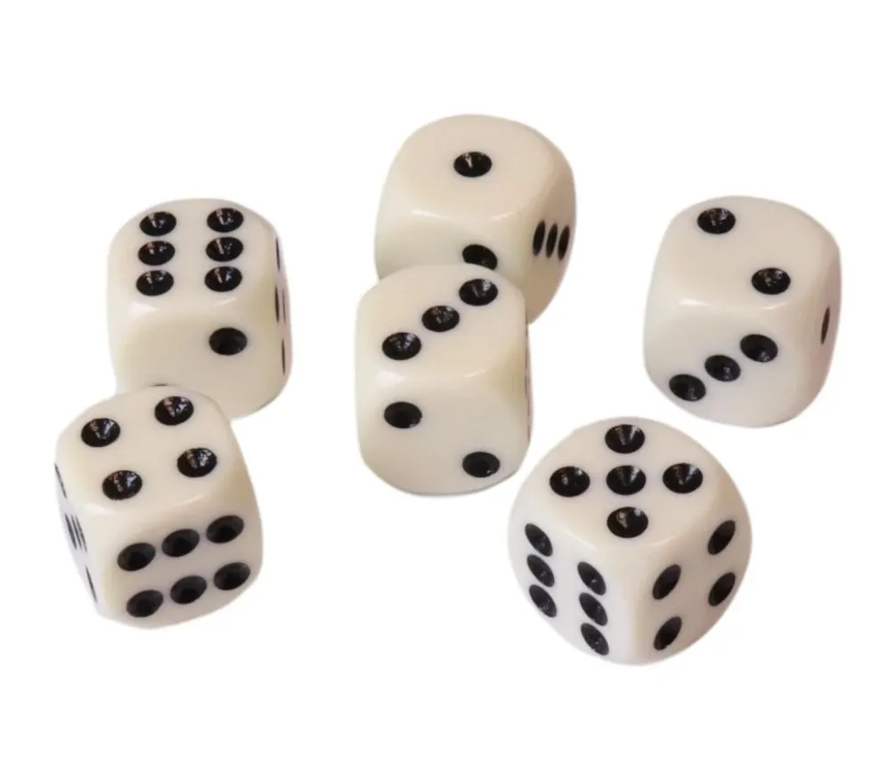 Lot 6 Dés à jouer 16 mm ivoire points de 1 à 6 fin de série