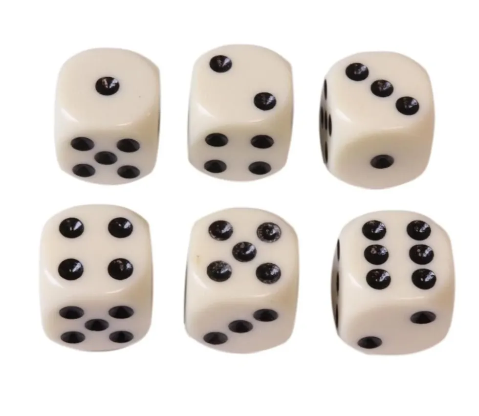Lot 6 Dés à jouer 16 mm ivoire points de 1 à 6 fin de série