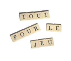 Lot 100 lettres 19X19 mm sans les points pour former des mots