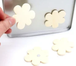 4 magnets fleur en bois à décorer 5 cm