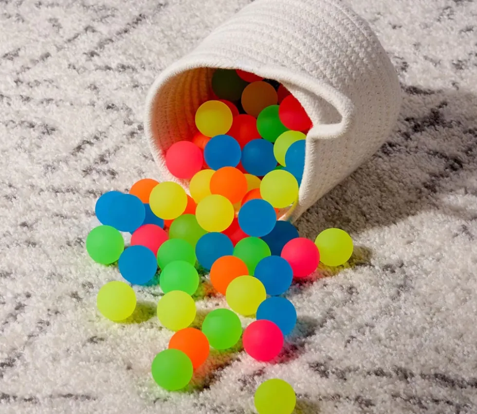 120 mini balles neon rebondissantes Ø 2.5 cm caoutchouc souple