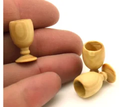 Mini verre en bois - pion 20 x 11 mm