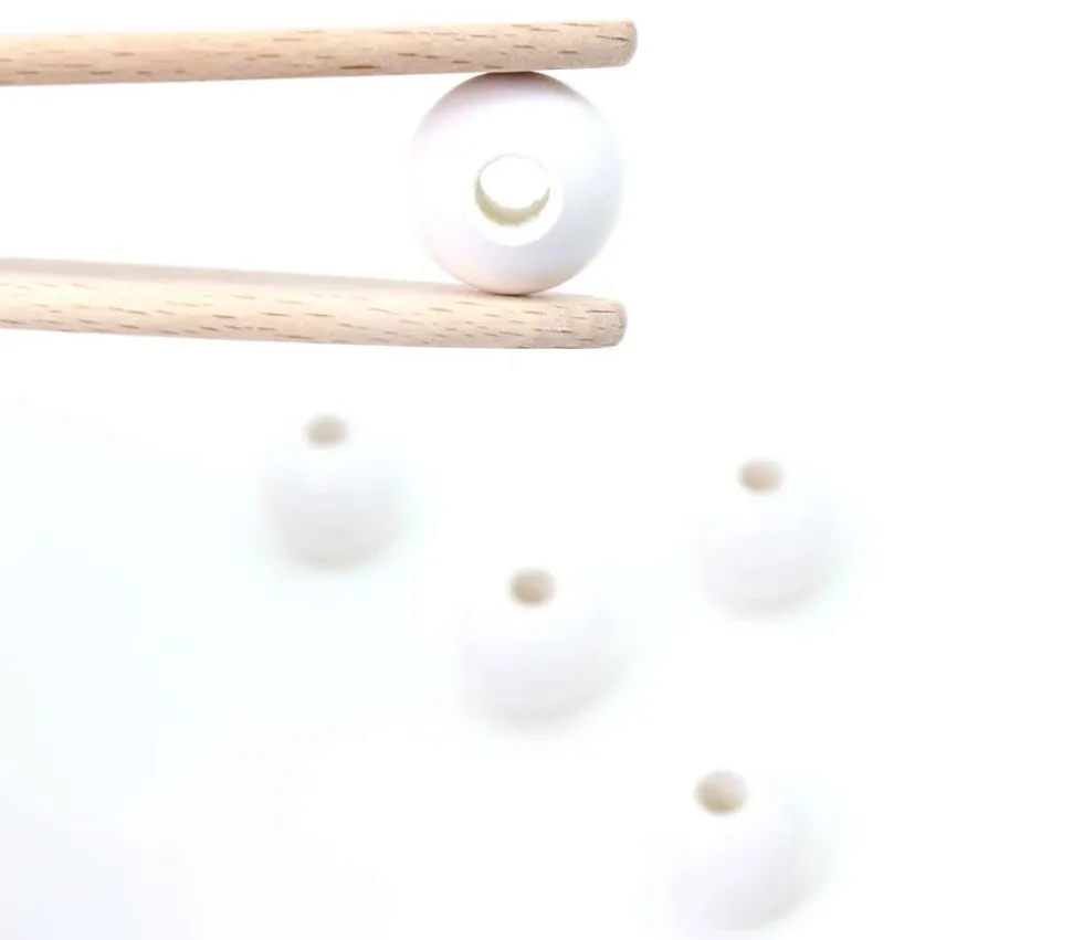 20 perles boules en bois de 2 cm - noir blanc et naturel
