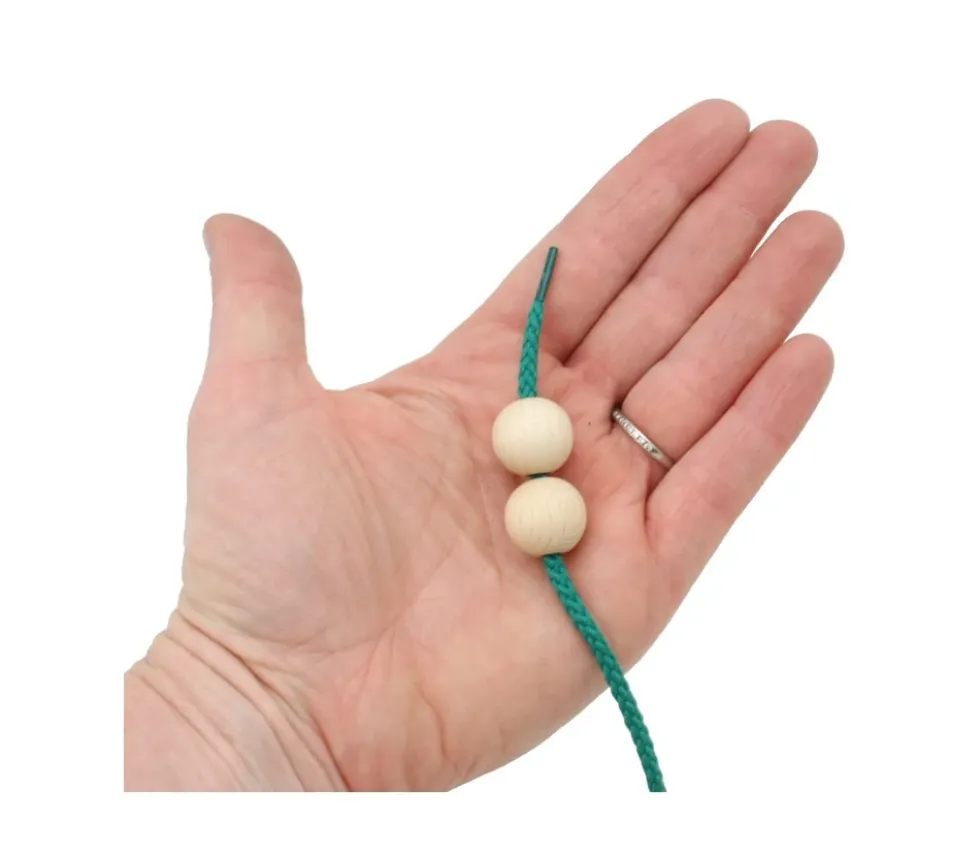 50 perles en bois hêtre 1.5 cm - trou de 0.4 cm