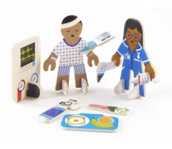 4 personnages en bois : docteurs et infirmiers. Thème médical à construire.