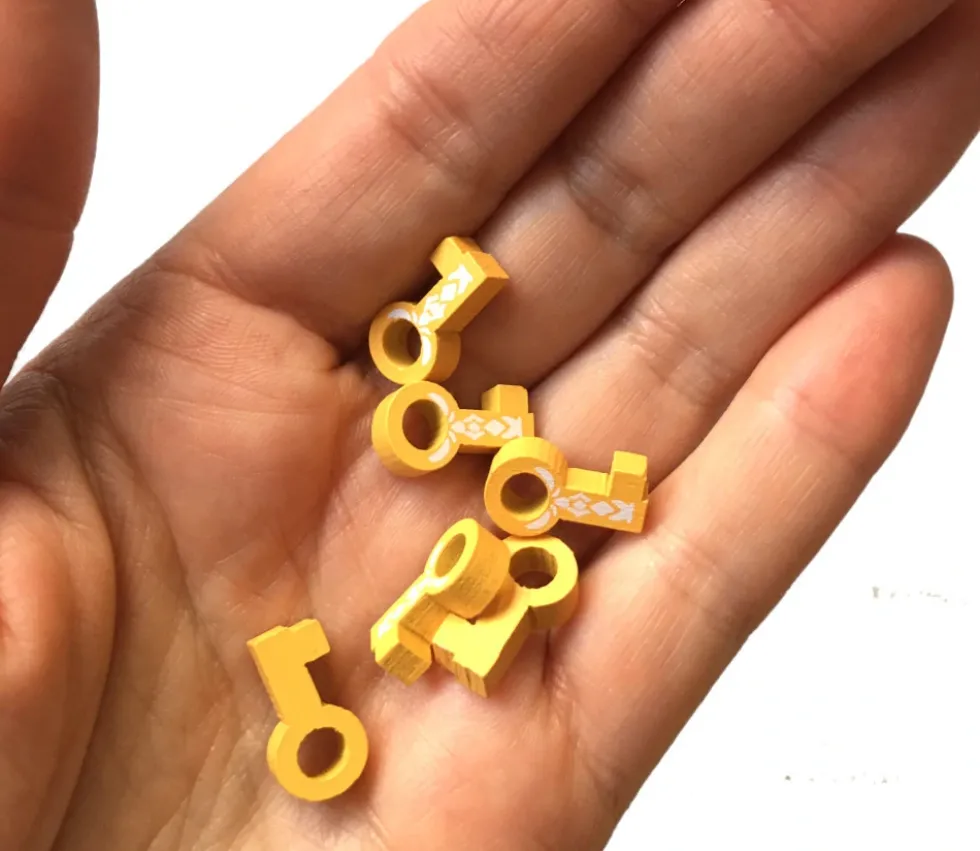 Pion clef jaune orange en bois 16 x 8 x 10 mm