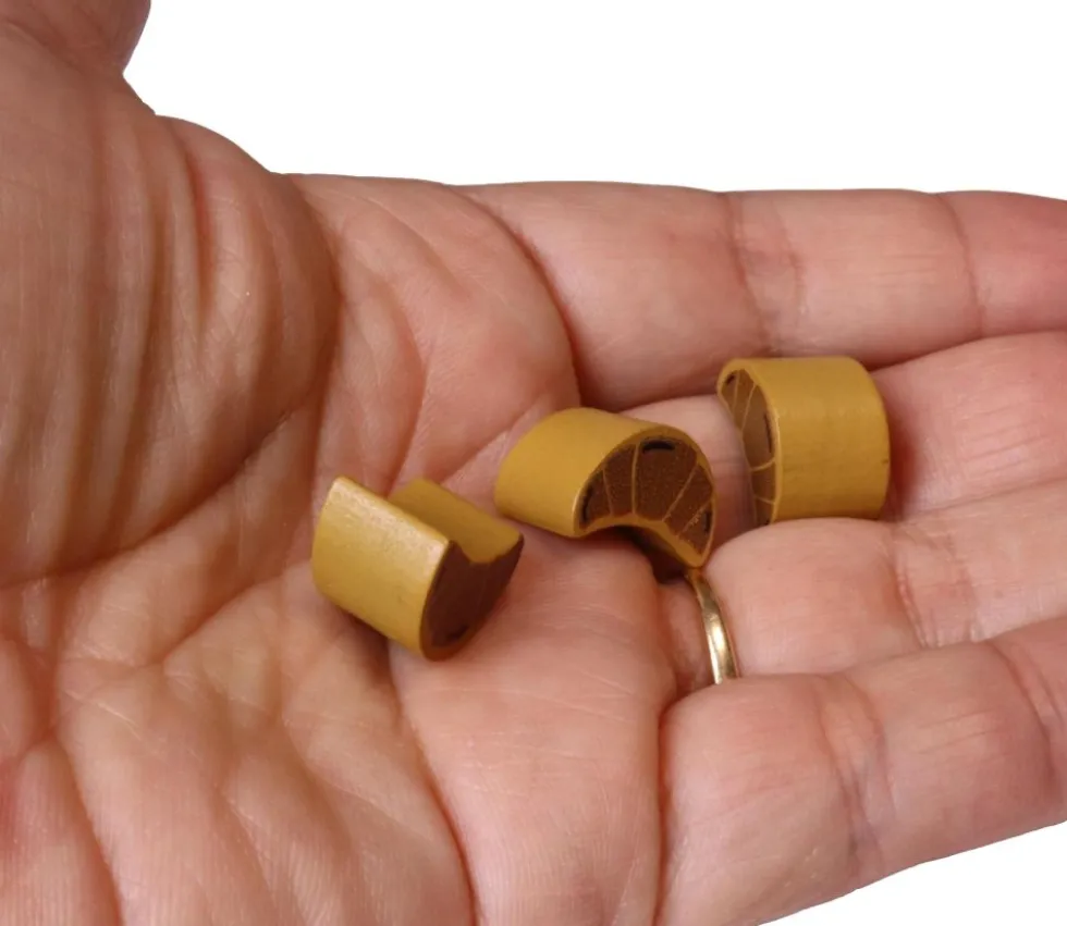 Pion croissant en bois 16 x 10 x 10 mm