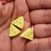 Pion Fromage en bois 16 x 15 x 5 mm