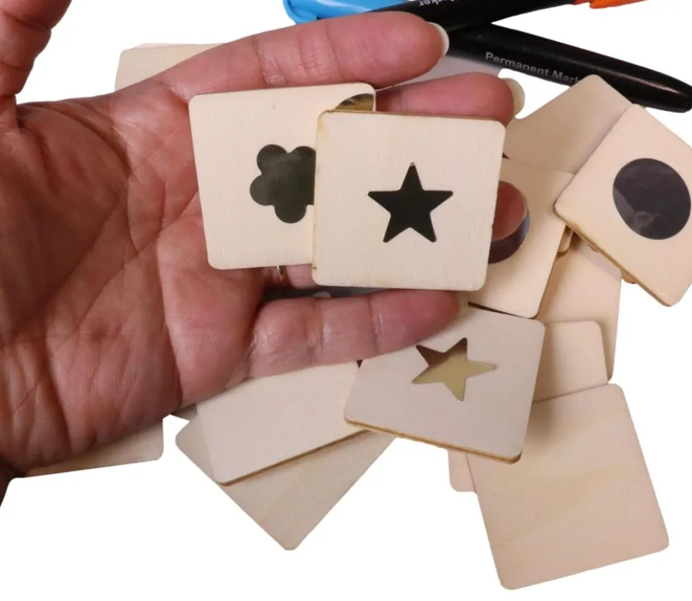 24 plaquettes carrées bois pour mémo à personnaliser 4.2 cm