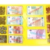 Plateau géant avec 290 pièces et billets euros factices de jeux