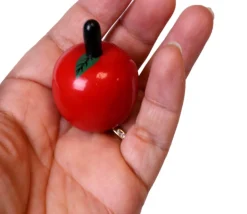 Pomme en bois rouge jouet à l'unité