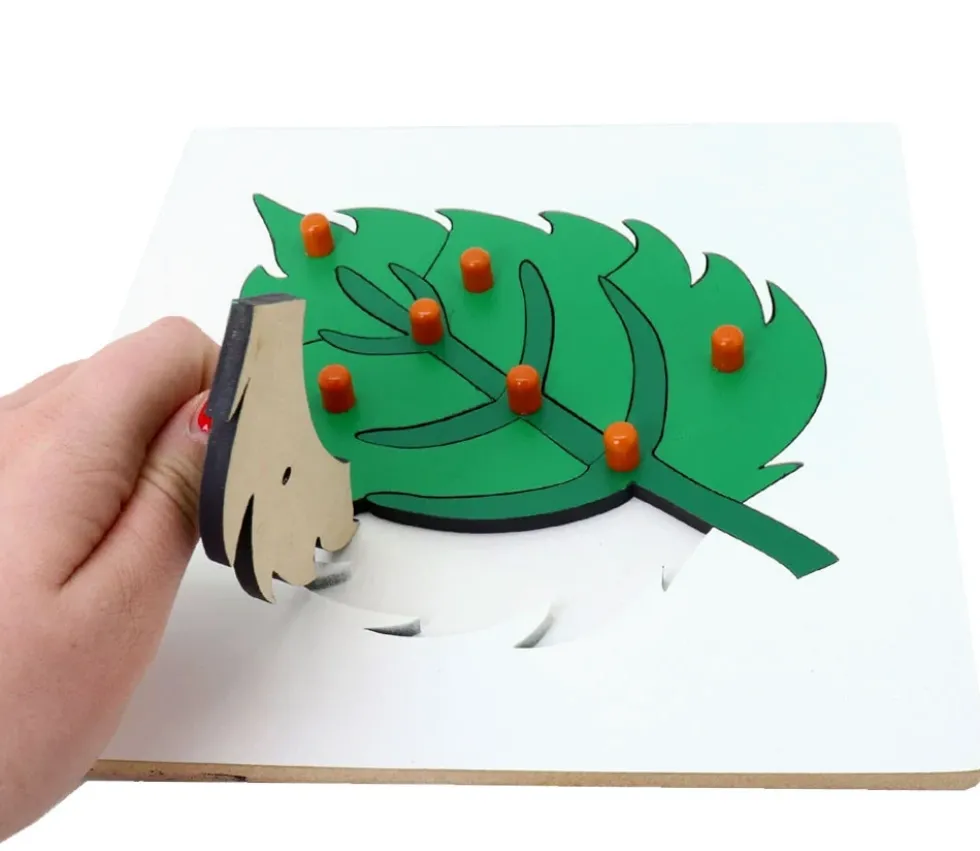Puzzle en bois feuille - 8 pièces à boutons à encastrer