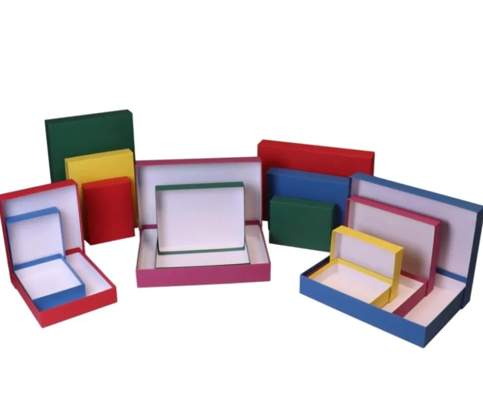 R2B Boite jeu rectangle 32 x 23 x 5 cm cm couleur neutre à personnaliser