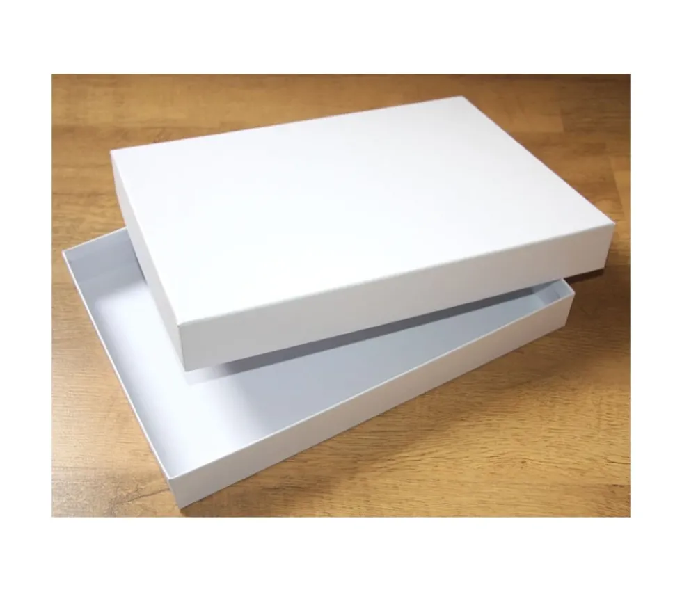 R2N Boite jeu rectangle 23.4 x 33.3 x 4,2 cm blanche neutre à personnaliser
