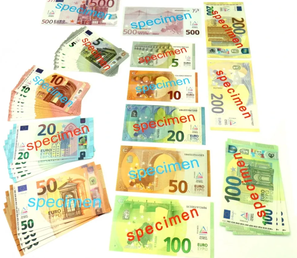 Set 40 billets euros factices pour jeux argent très réalistes