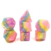 Set 7 dés multi-faces multicolores : violet bleu jaune rose