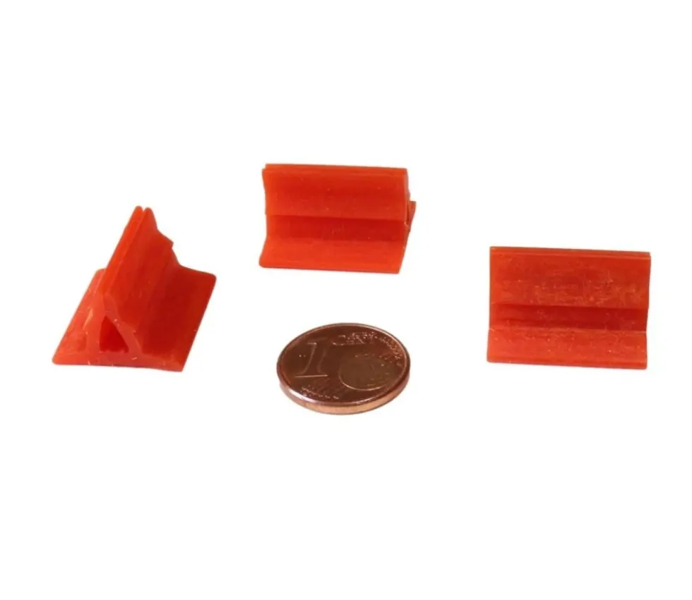 Support pion rouge avec pince 17x19x10 mm - Bioplastique