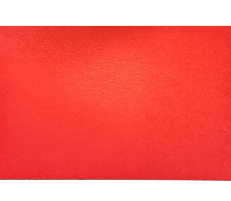 Tapis de cartes rouge 40 x 60 cm feutrine dos latex