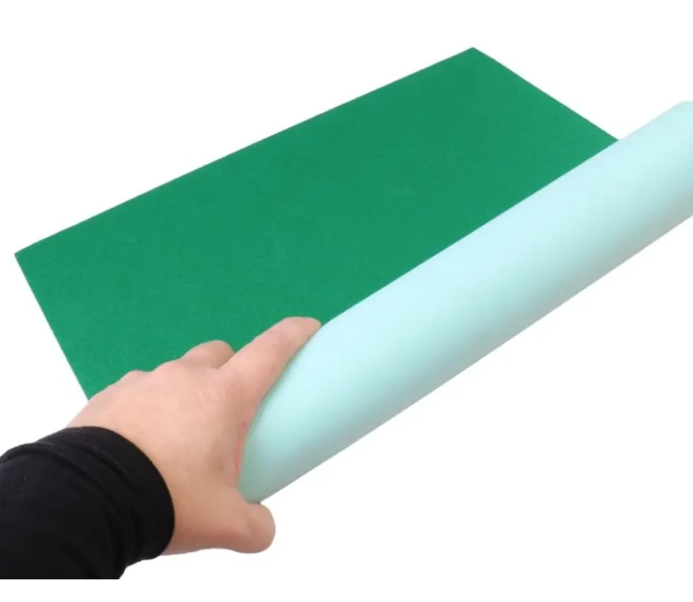 Tapis de cartes vert 40 x 60 cm feutrine dos latex