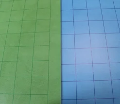 Tapis de jeu recto-verso Bleu/Vert battlemap carré effaçable plateau 66 x 60 cm