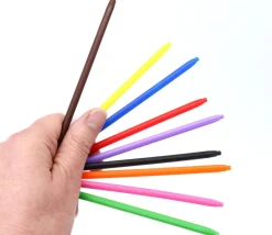 300 tiges pour jeux et comptage de 12,8 cm en plastique coloré