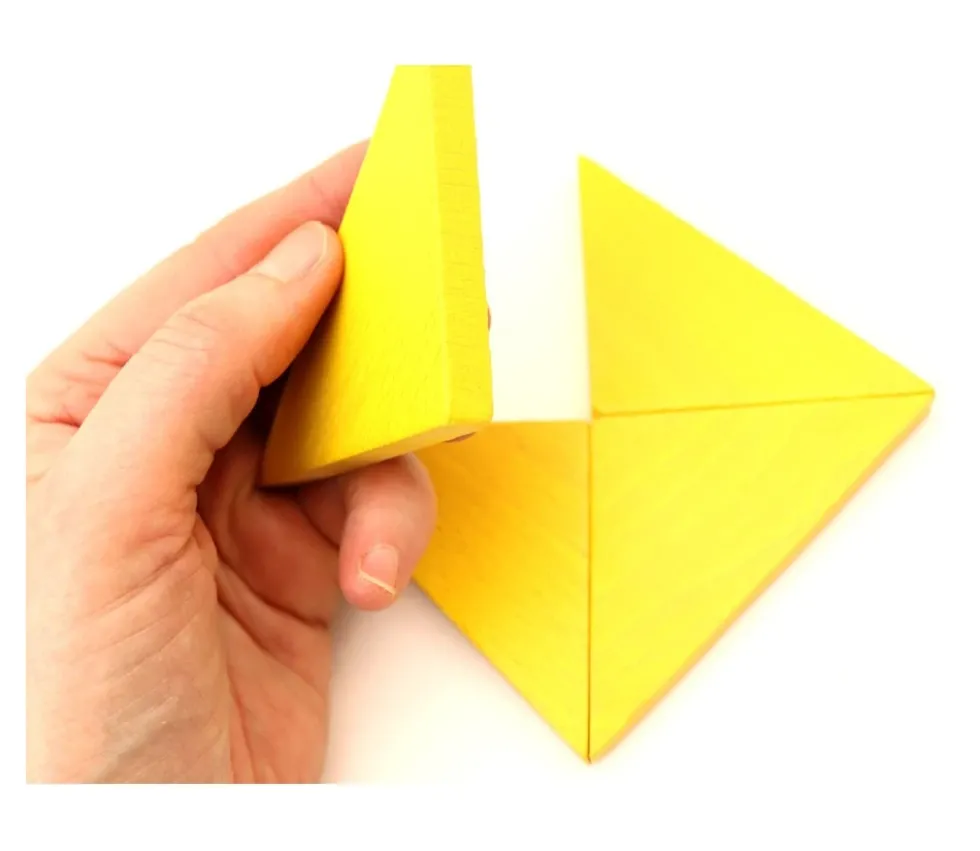 Triangle rectangle isocèle jaune 96 x 66 x 8 mm en bois