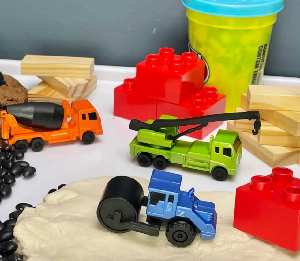 6 véhicules figurines de jeux "sur le chantier"